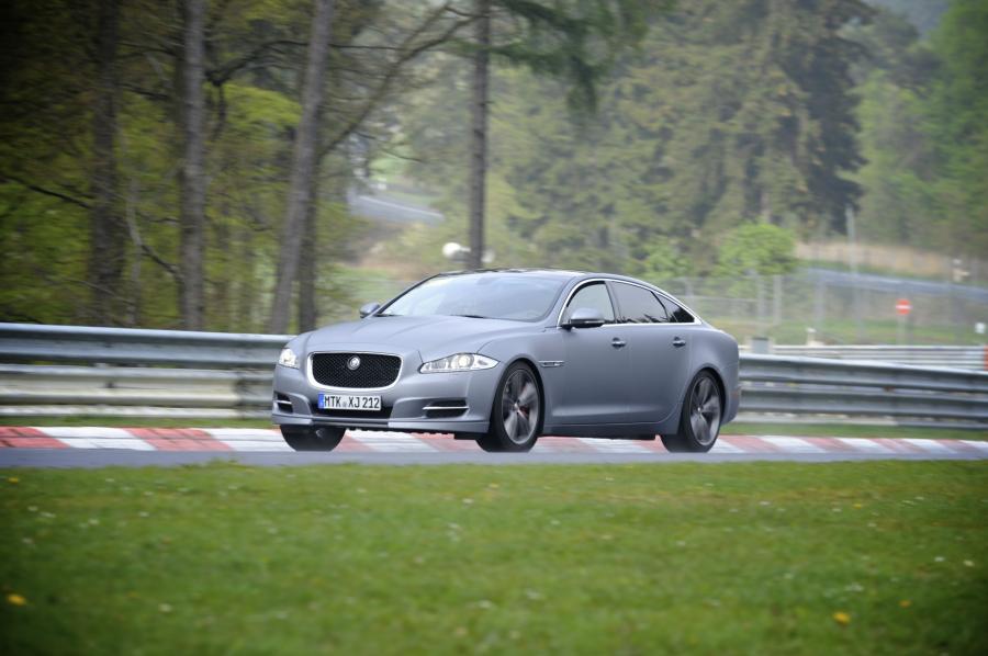  Jaguar XJ SuperSport Nurburgring Taxi 2012 года  (фото 37 из 51)